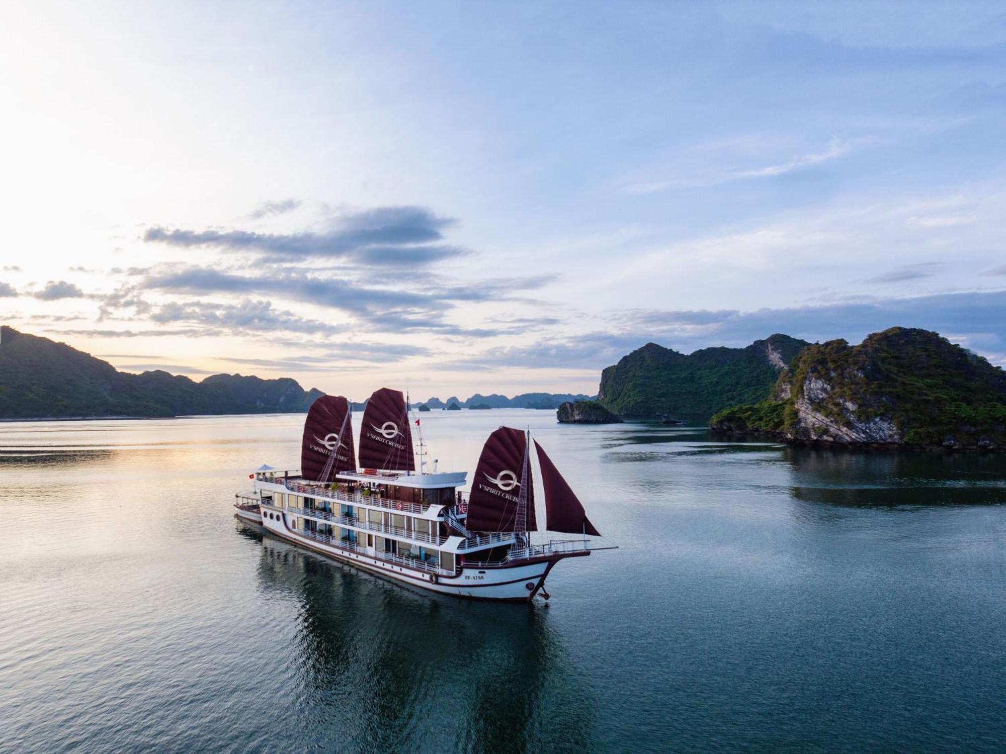 V'Spirit Cruise Hotel Ha Long Bagian luar foto